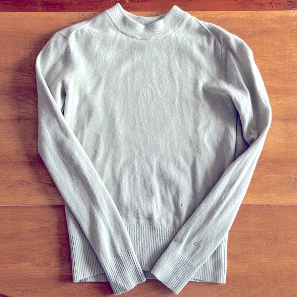 Everlane Cashmere Sweater - Picture 2 of 5